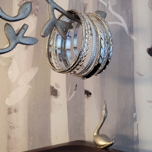 Silver-tone & Rhinestones Bangle Bracelet Bundle (8 Bangle Bracelet Bundle) - Picture 16 of 16